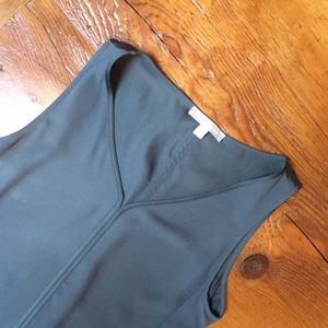 BANANA REPUBLIC grey shell tank